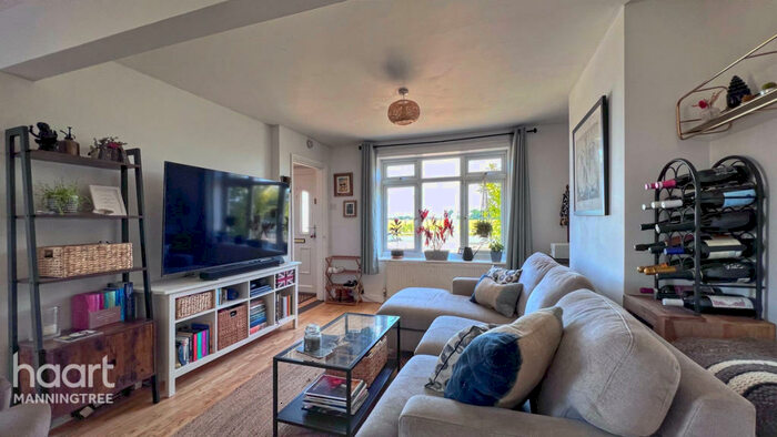 3 Bedroom Semi-Detached House For Sale In Clacton Road, Horsley Cross, Manningtree, Essex, CO11