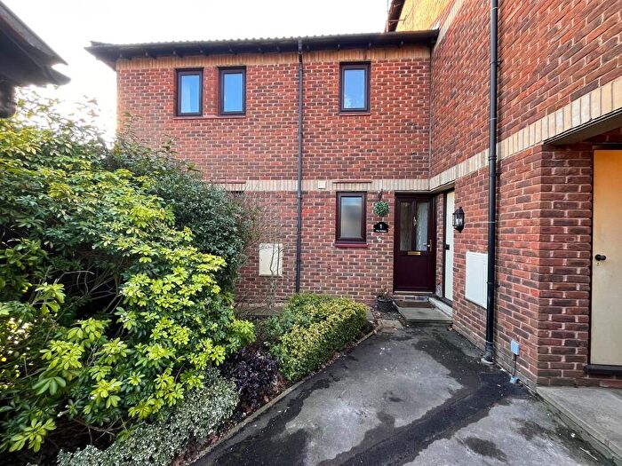 2 Bedroom Flat To Rent In The Gallops, Basildon, Essex, SS16