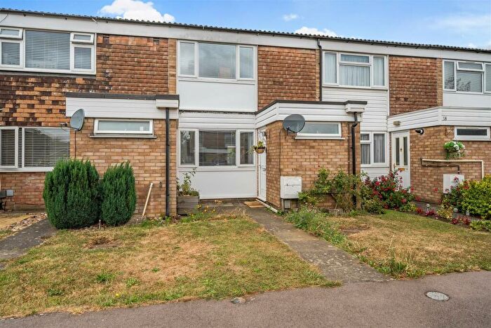 3 Bedroom Terraced House For Sale In Morgans Close, Wilstead, MK45