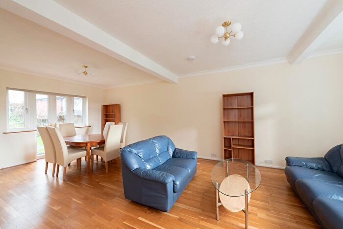3 Bedroom Property To Rent In Ashfield Road, London, N14