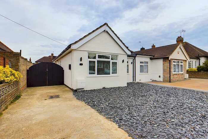 4 Bedroom Bungalow To Rent In The Croft, Ruislip, HA4