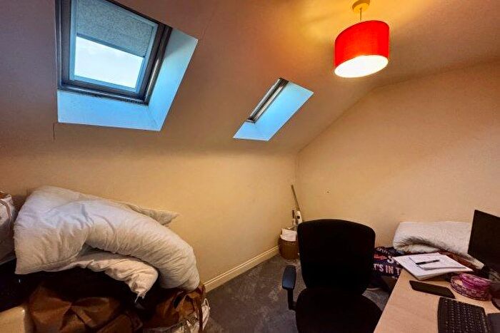 4 Bedroom Link Detached House To Rent In Whitlock Grove, Birmingham, B14
