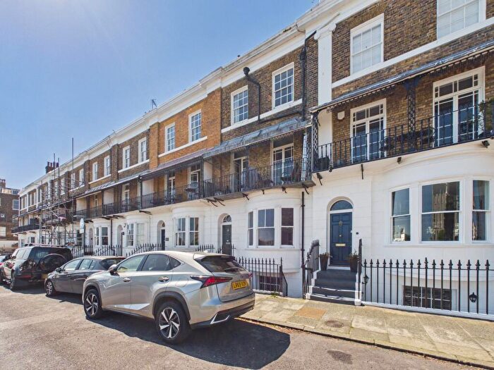 1 Bedroom Flat For Sale In Royal Road, Ramsgate, CT11