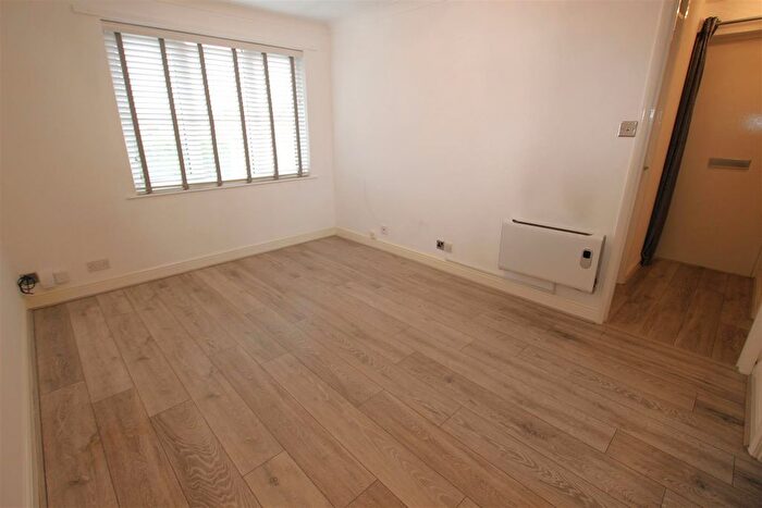 1 Bedroom Flat To Rent In Porlock Place, Calcot, Reading, RG31