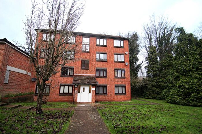 2 Bedroom Flat To Rent In Lesley Place, Maidstone, ME16