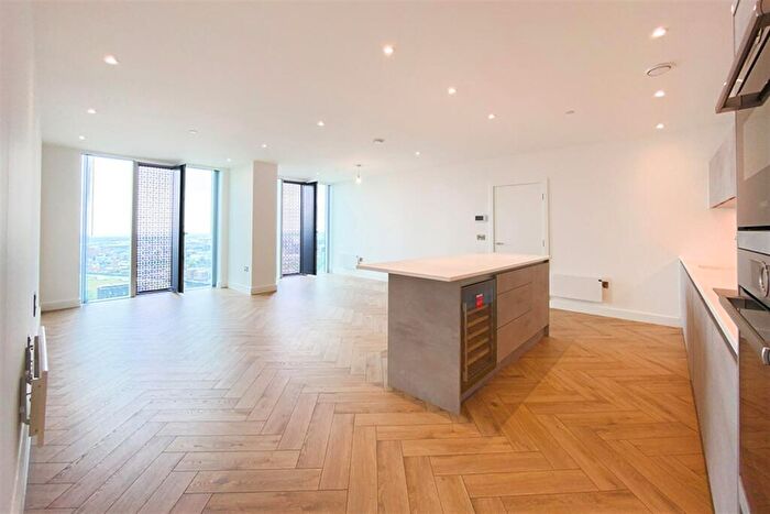 2 Bedroom Apartment To Rent In Elizabeth Tower, M15