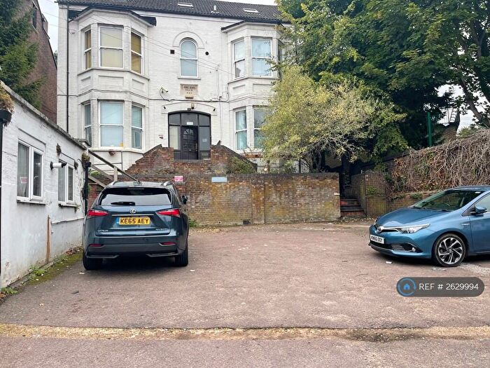 2 Bedroom Flat To Rent In Napier Road, Luton, LU1