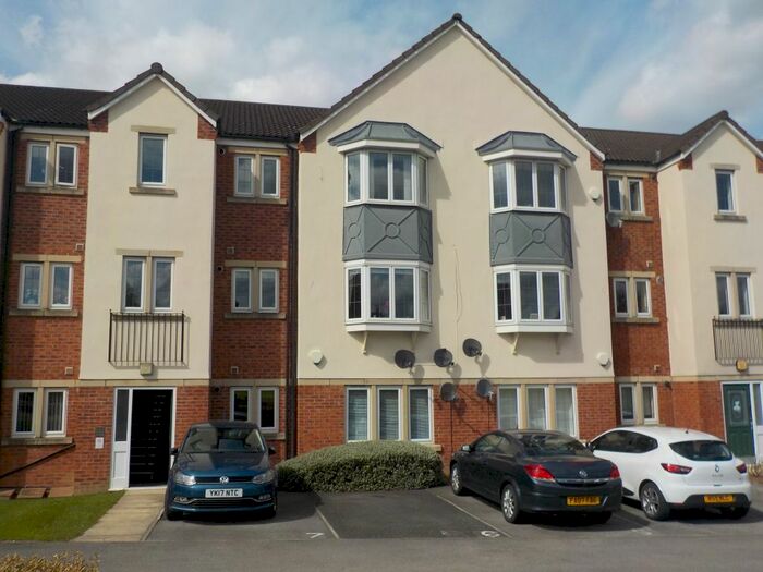 2 Bedroom Flat To Rent In Fielding Court, Morley, Leeds, LS27