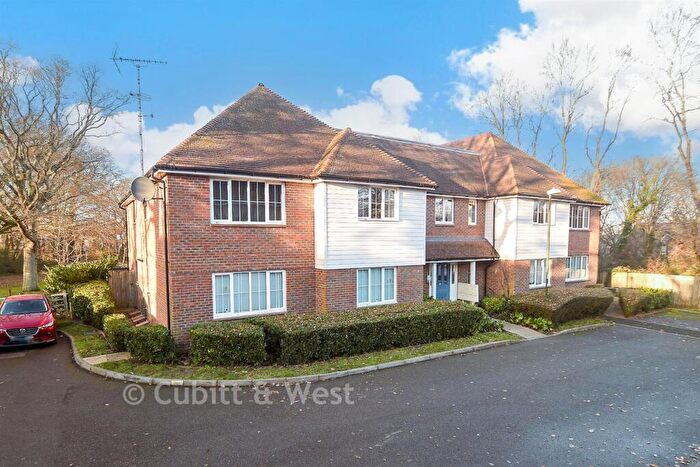 2 Bedroom Flat For Sale In Sycamore Drive, Burgess Hill, West Sussex, RH15