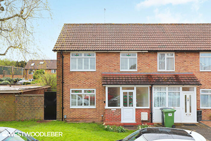 3 Bedroom Semi-Detached House To Rent In Darcy Close, Cheshunt, EN8