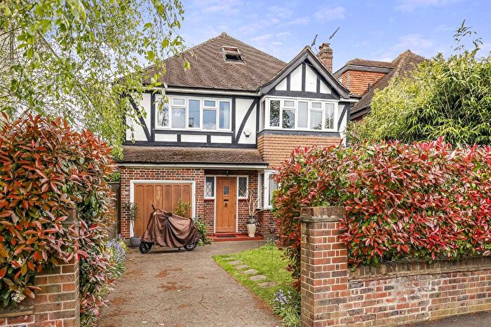 4 Bedroom Detached House To Rent In Arlington Road, Richmond, TW10