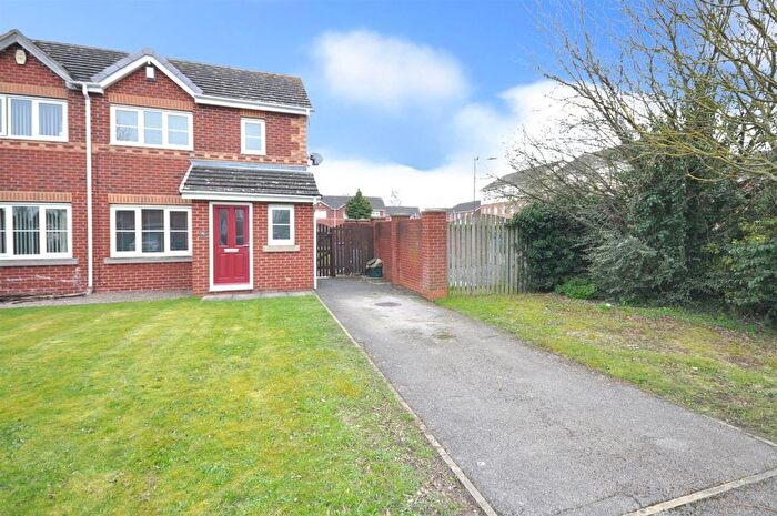 3 Bedroom Semi Detached House For Sale In Dunstan Walk, Thorne, Doncaster, DN8