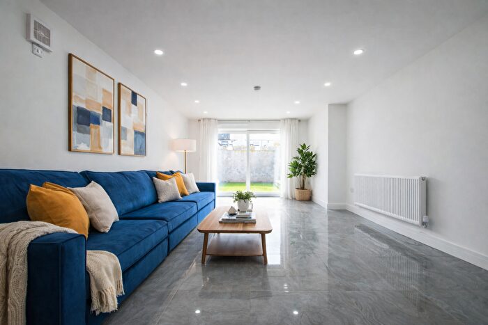 6 Bedroom House To Rent In Treherbert Street, Cathays, CF24