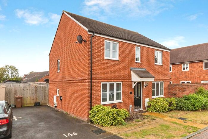 4 Bedroom Detached House To Rent In Gratton Road, Horley, Surrey, RH6
