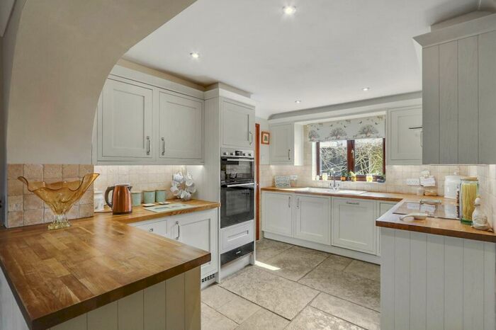 4 Bedroom Detached House For Sale In Meadow Close, Viney Hill, Lydney, Gloucestershire., GL15