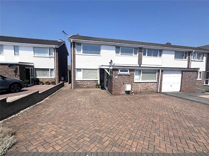 4 Bedroom End Of Terrace House For Sale In St. Michaels Road, Pembroke, Pembrokeshire, SA71