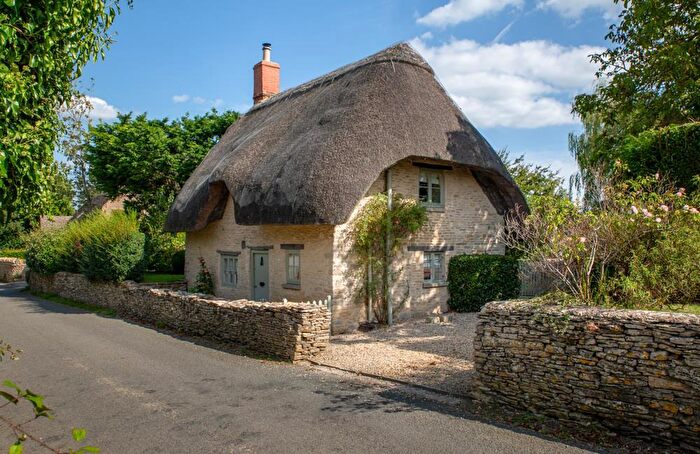 1 Bedroom Cottage For Sale In Tarlton, Gloucestershire, GL7