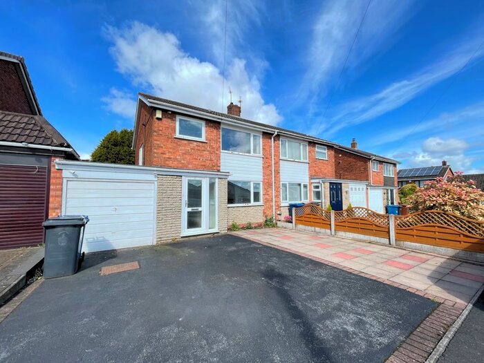 3 Bedroom Semi-Detached House To Rent In Cranfield Road, Burntwood, WS7