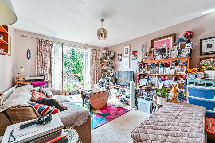 1 Bedroom Flat For Sale In Barker Drive, Camden, London, NW1