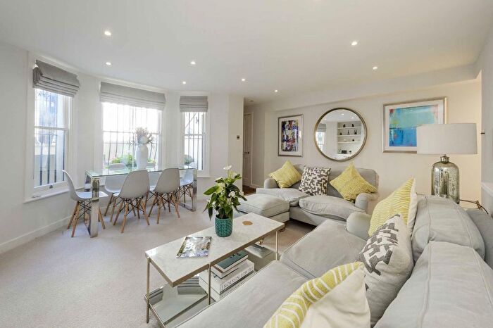 2 Bedroom Flat For Sale In Westbourne Park Road, London, W11