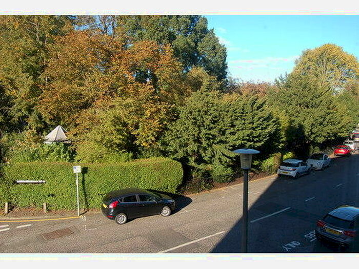 2 Bedroom Flat To Rent In Coates Gardens, Edinburgh, EH12