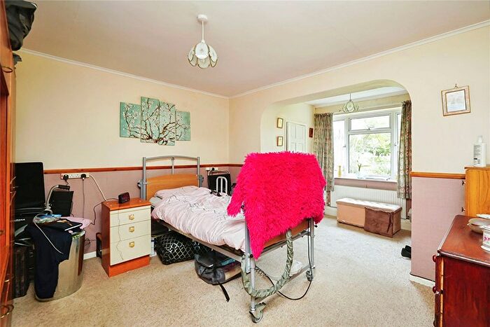 2 Bedroom Bungalow For Sale In Wroslyn Road, Freeland, OX29