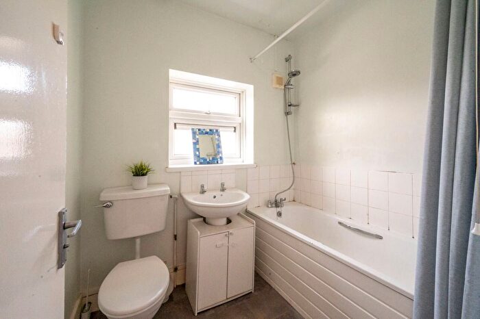 3 Bedroom Property For Sale In Harrow Road, Leytonstone, London, E11