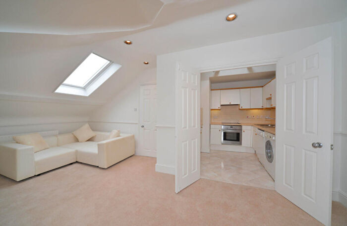 1 Bedroom Apartment To Rent In Belsize Avenue, London, NW3