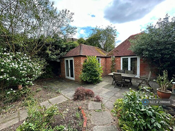 Studio To Rent In Hambleden, Henley On Thames, RG9