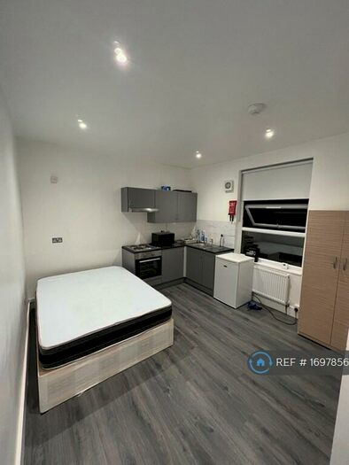 Studio To Rent In Tottenham Lane, London, N8