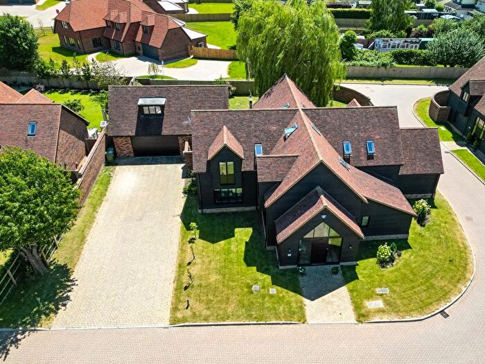 4 Bedroom Detached House For Sale In Cookes Meadow, Northill, SG18
