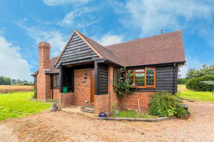 3 Bedroom Cottage To Rent In Hemel Hempstead Road, Redbourn, St. Albans, Hertfordshire, AL3