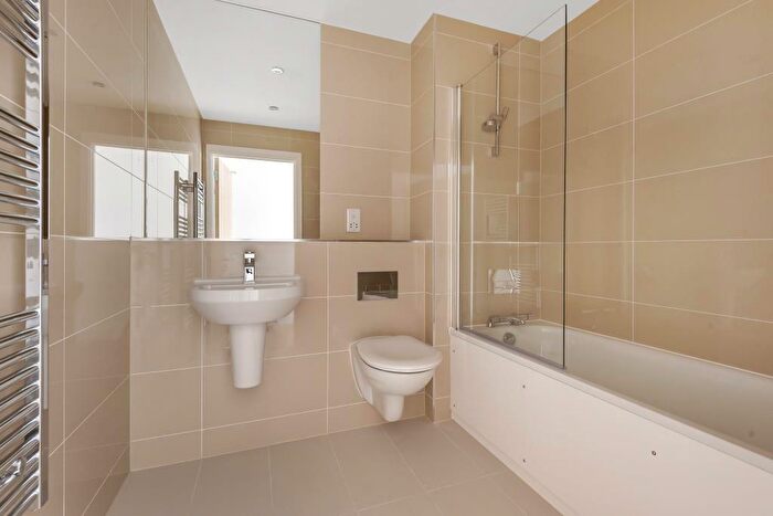 2 Bedroom Apartment To Rent In Royal Winchester House, Bracknell, RG12