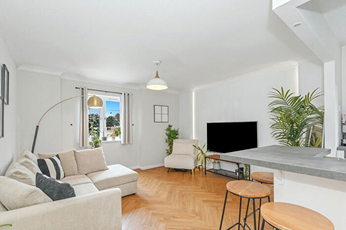 2 Bedroom Apartment For Sale In Langtons Wharf, The Calls, LS2
