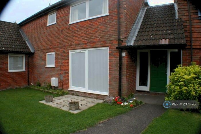 2 Bedroom Flat To Rent In Ashley Court, High Wycombe, HP10