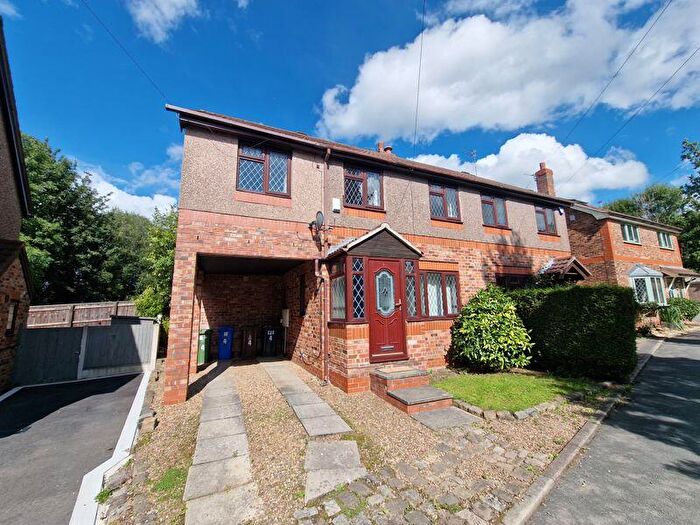 4 Bedroom Semi-Detached House For Sale In Laurel Bank, Gee Cross, SK14