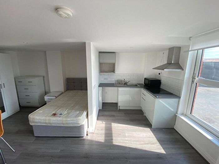 Apartment To Rent In Wolstenholme Square, Liverpool, Merseyside, L1