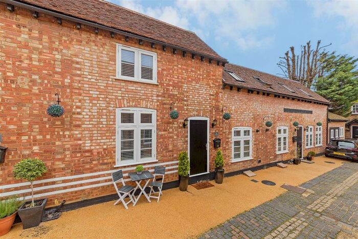 1 Bedroom Mews To Rent In Dolphin Yard, Holywell Hill, St Albans, AL1