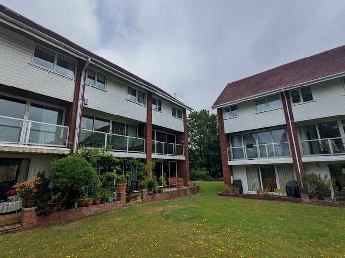 4 Bedroom End Of Terrace House To Rent In Roxburgh Garden Court, Plymouth Road, Penarth, CF64