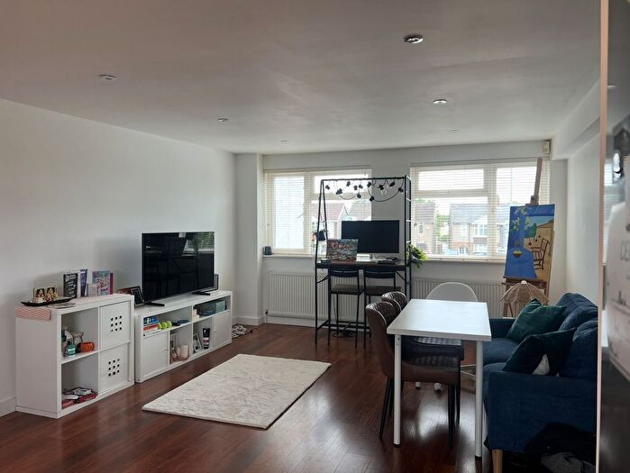 1 Bedroom Flat To Rent In Quarry High Street, Headington, Oxford, OX3
