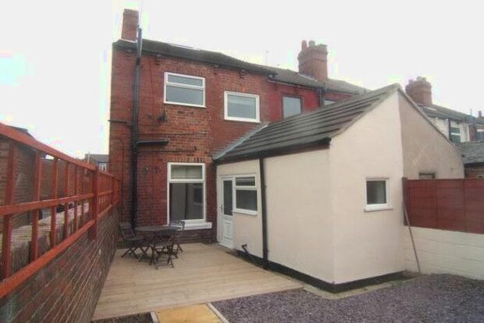 2 Bedroom End Of Terrace House To Rent In Outwood, Wakefield, WF1