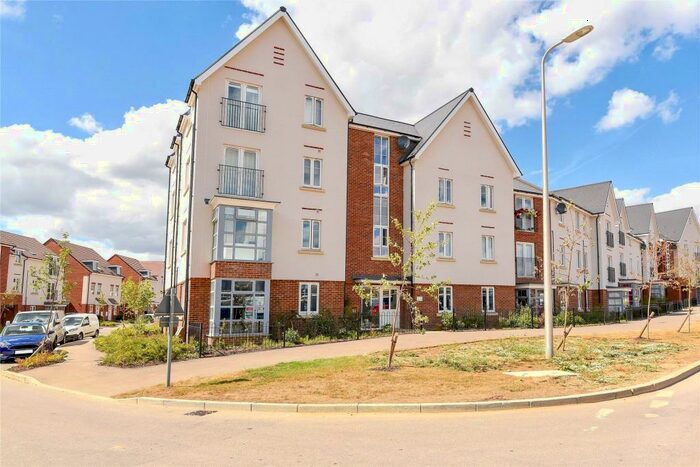 2 Bedroom Apartment To Rent In William Heelas Way, Wokingham, Berkshire, RG40