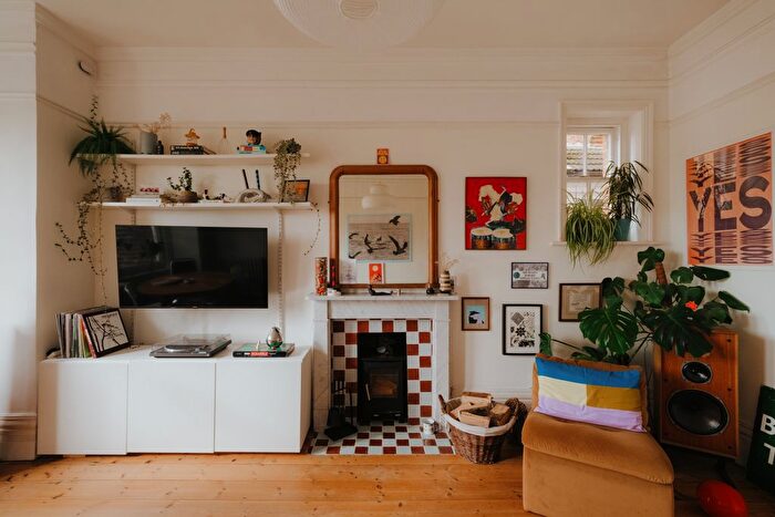 2 Bedroom Flat For Sale In St Matthews Gardens, St. Leonards-On-Sea, TN38