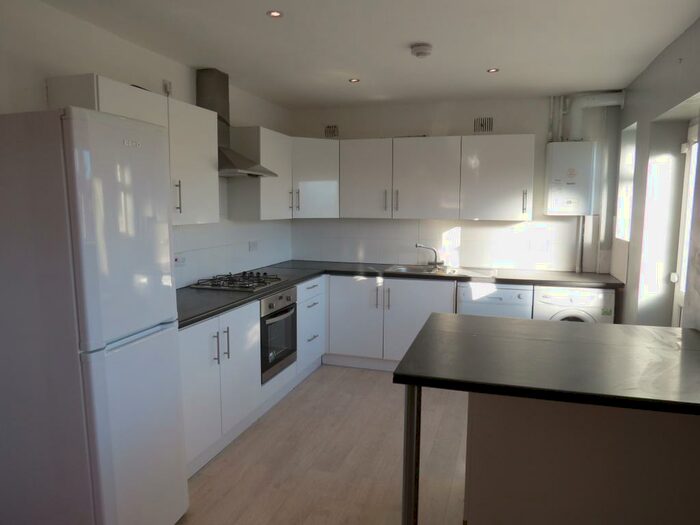 3 Bedroom Terraced House To Rent In Brooklands Road, Farnham, Surrey, GU9