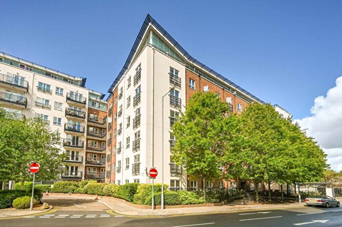 2 Bedroom Flat To Rent In Royal Quarter, Seven Kings Way, Kingston, Kingston Upon Thames, KT2
