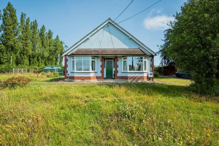 3 Bedroom Bungalow For Sale In Mill Road, Sharnbrook, Bedford, Bedfordshire, MK44