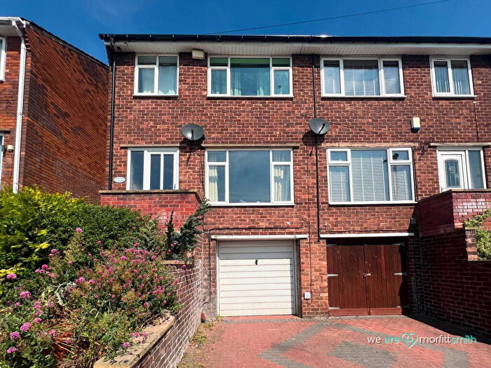 3 Bedroom Semi-Detached House For Sale In Sandstone Avenue, Wincobank, S9