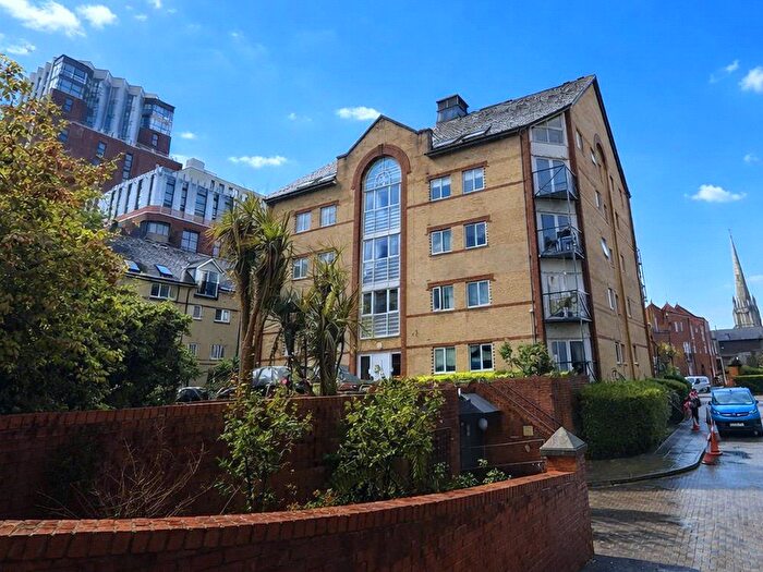 2 Bedroom Flat To Rent In Ferry Street, Bristol, Somerset, BS1