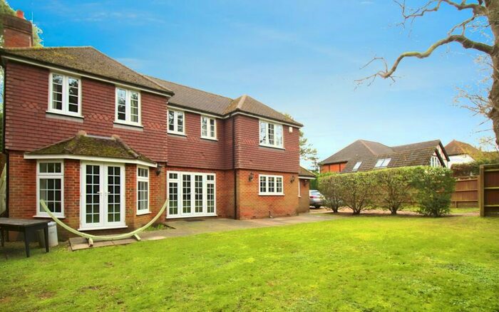 4 Bedroom Detached House To Rent In Shootersway Lane, Berkhamsted, Hertfordshire, HP4