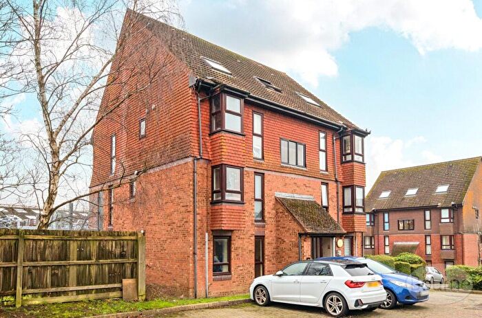 1 Bedroom Apartment For Sale In Meon Close, Petersfield, Hampshire, GU32